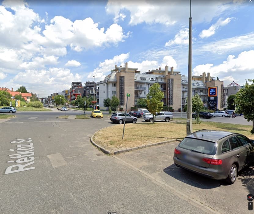 Gazdagrét, Nagyszeben tér